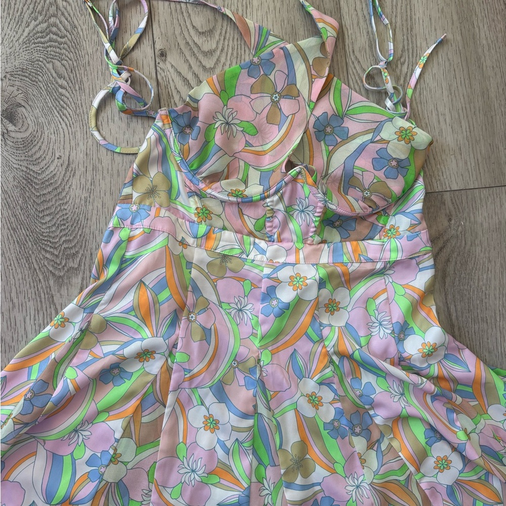 Floral crossover for love and lemons Dress - Picture 9 of 10
